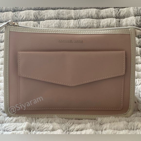 Michael Kors wristlet / cosmetic bag/ pouch - Picture 2 of 11